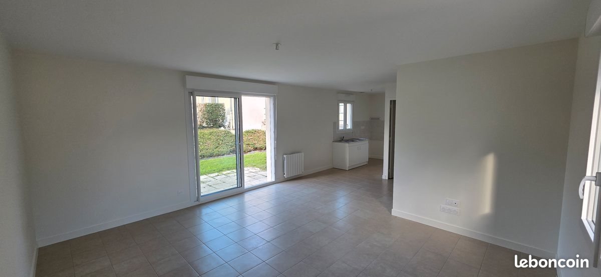 Maison à louer, 40m², Saint-Georges-Buttavent