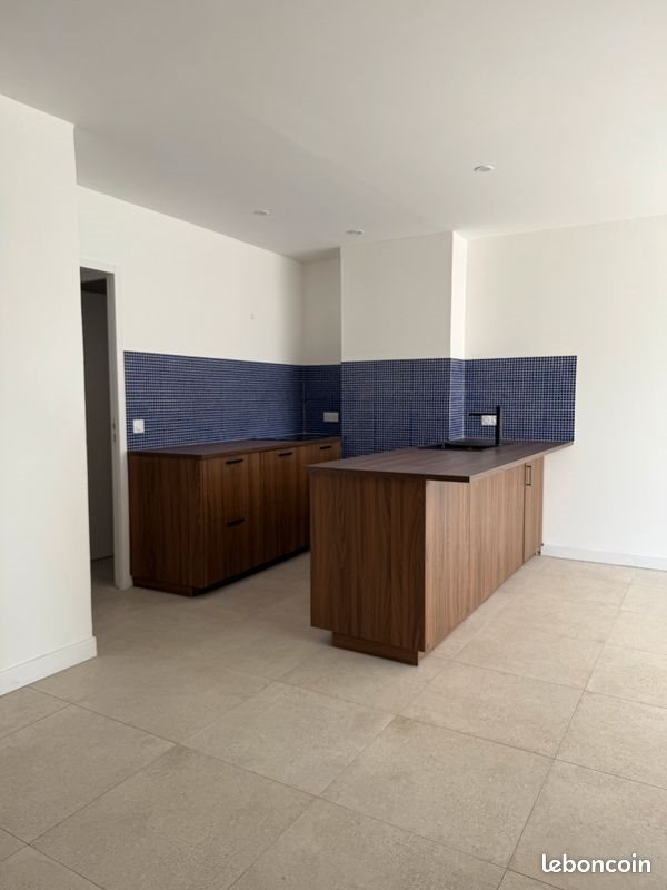 Appartement à louer, 69m², Marseille 8ème