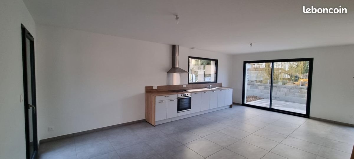 Maison à louer, 112m², Ambérieux