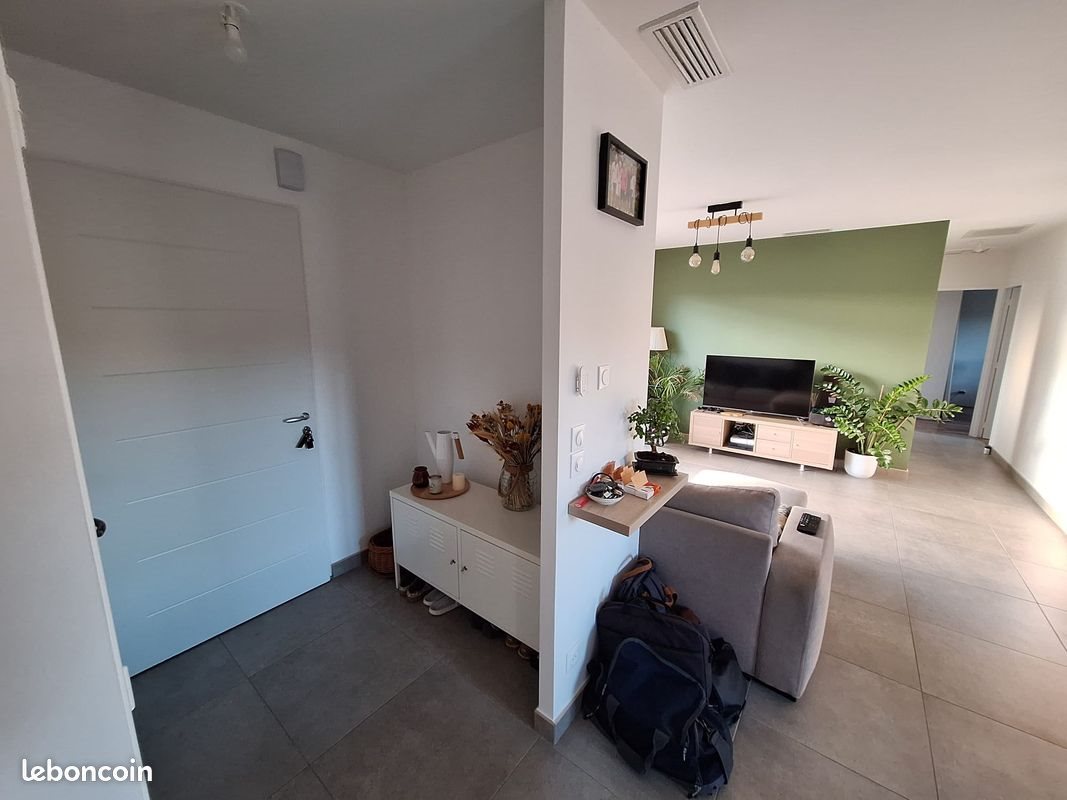 Maison à louer, 82m², Poncins