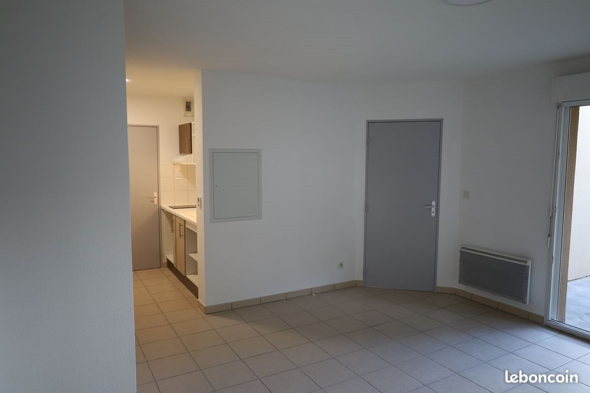 Appartement à louer, 42m², Grans