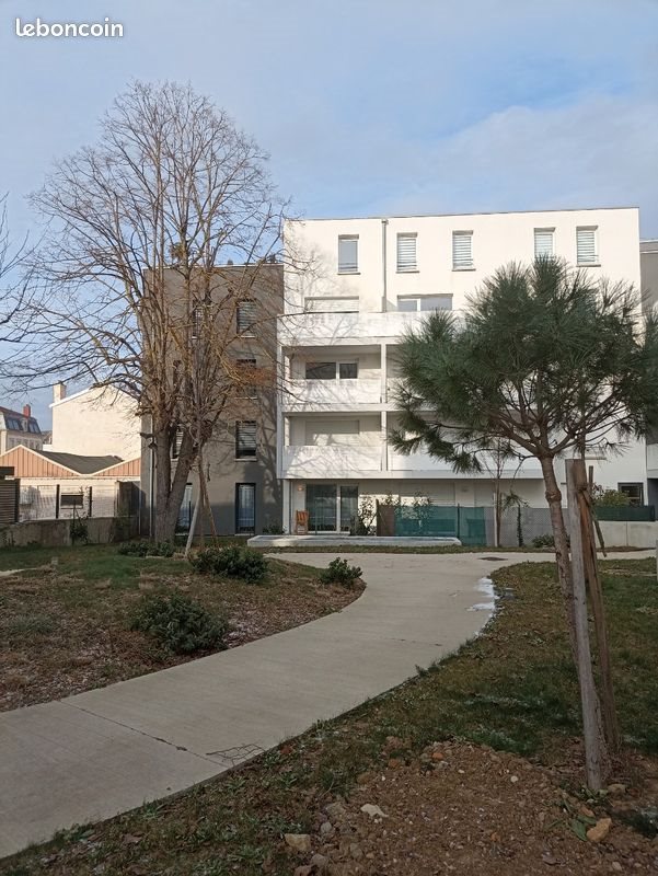 Appartement à louer, 61m², Saint-Max