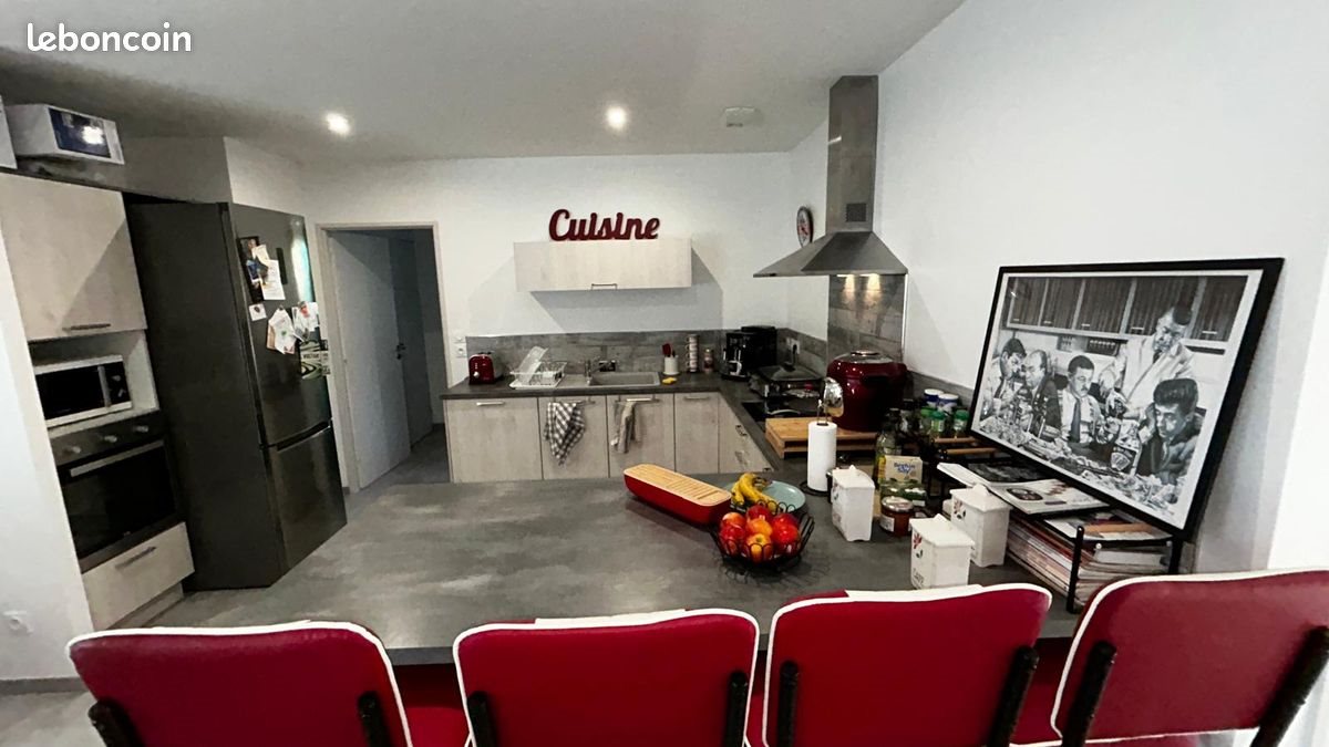 Maison à louer, 125m², Saint-Laurent-Chabreuges