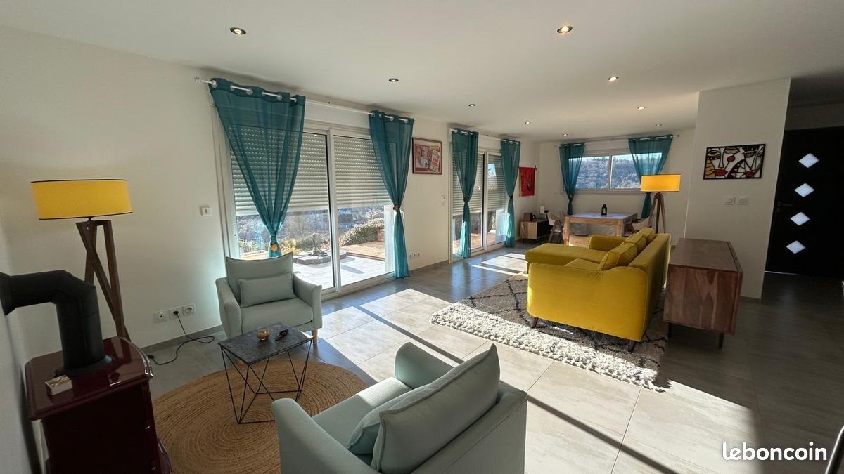 Maison à louer, 125m², Saint-Laurent-Chabreuges