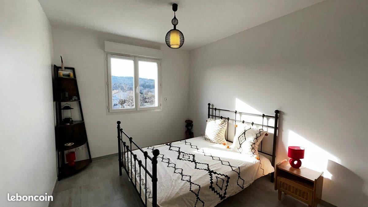 Maison à louer, 125m², Saint-Laurent-Chabreuges