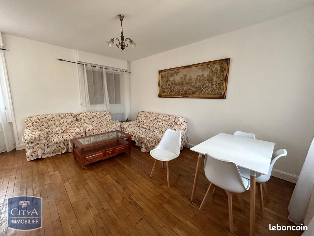 Appartement à louer, 53m², Sedan