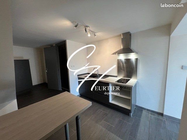 Maison à louer, 63m², Charnècles