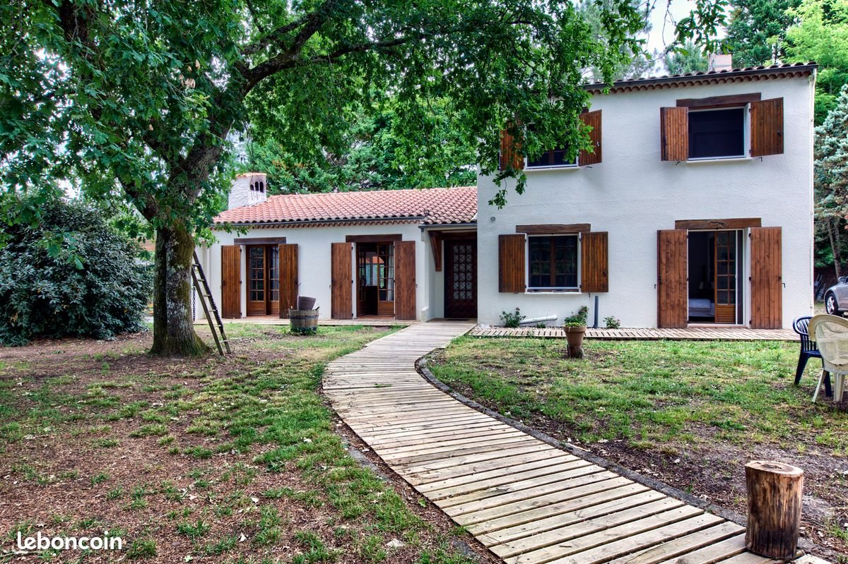 Maison à louer, 240m², Le Pian-Médoc