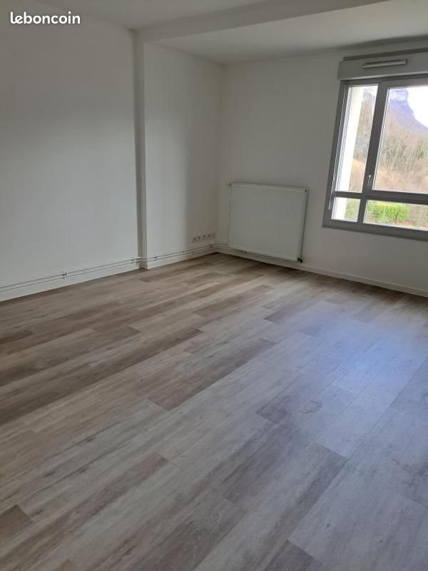 Appartement à louer, 66m², Crolles