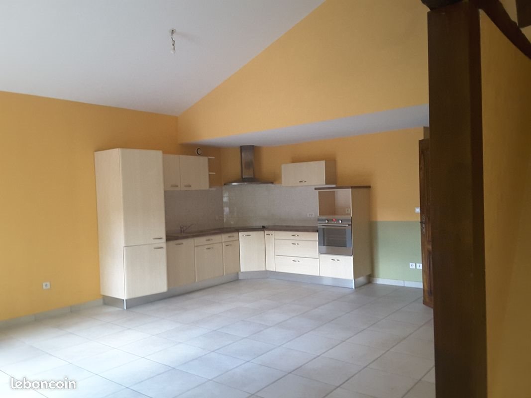 Appartement à louer, 70m², Cras