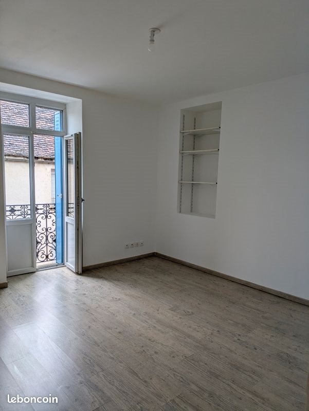 Appartement à louer, 90m², Bèze