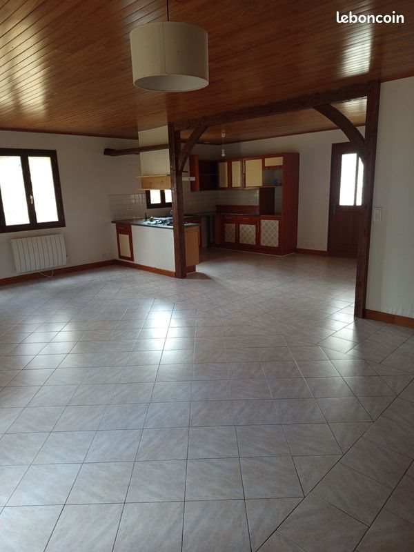 Maison à louer, 115m², Marcillac-Saint-Quentin