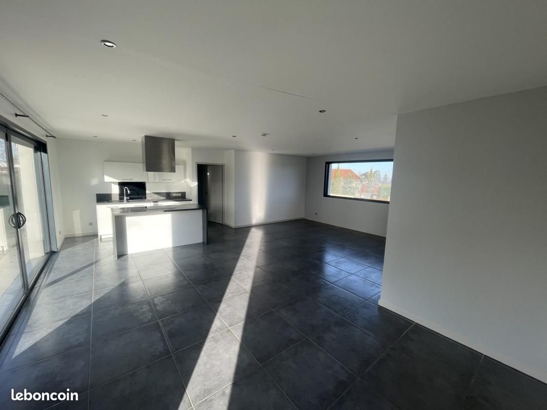 Maison à louer, 110m², Montagnieu