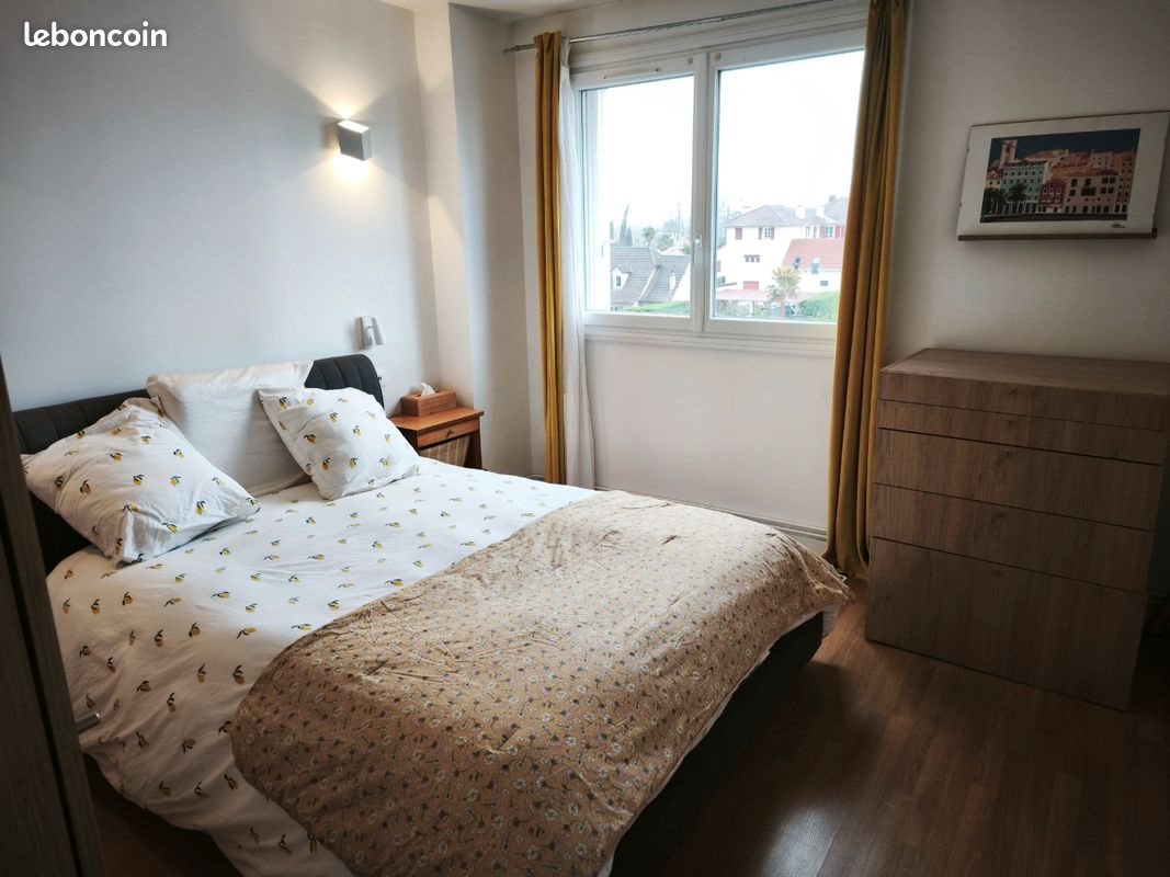 Appartement à louer, 77m², Lons