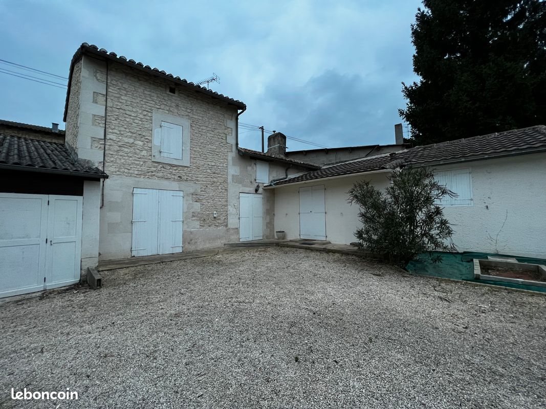 Maison à louer, 112m², Thurageau