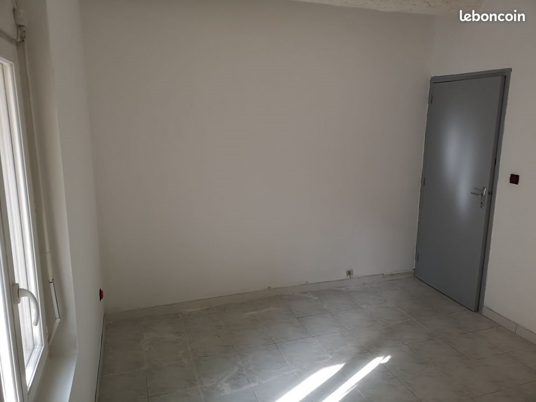 Appartement à louer, 60m², Roquemaure