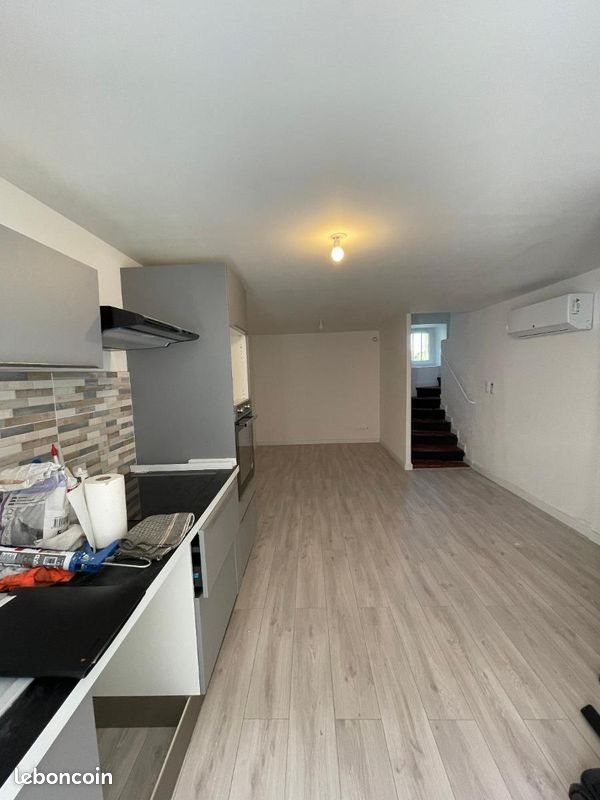 Maison à louer, 85m², Rougiers