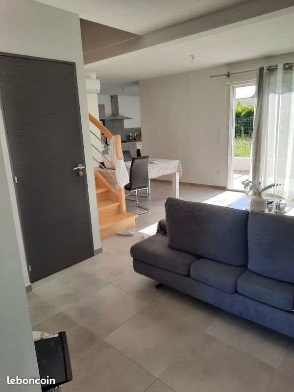 Maison à louer, 104m², Bessan