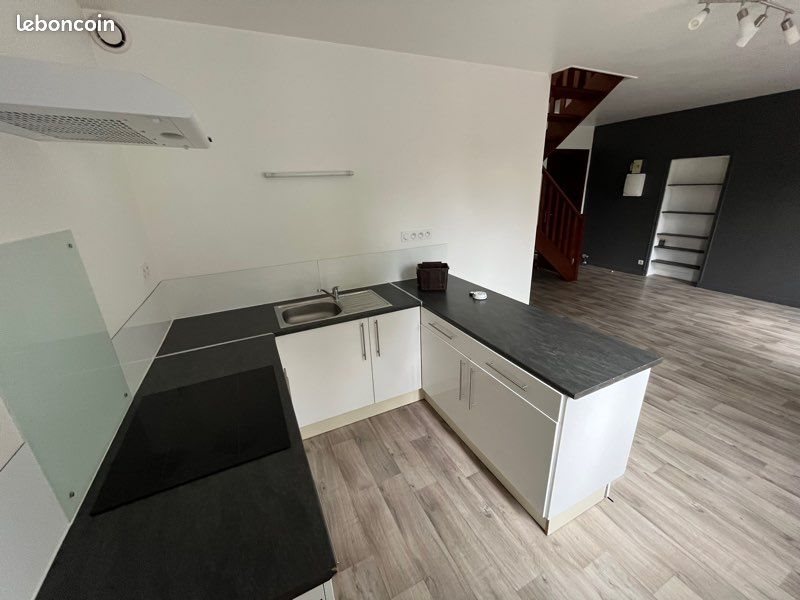 Appartement à louer, 70m², Bourg-des-Comptes