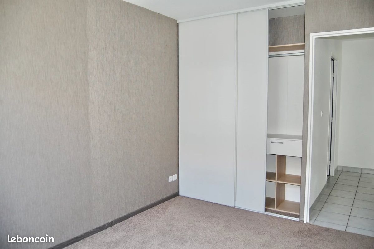 Appartement à louer, 47m², Lyon 8ème