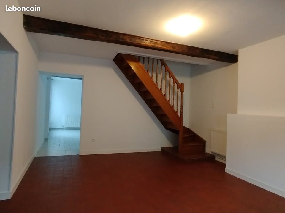 Maison à louer, 140m², Catillon-sur-Sambre