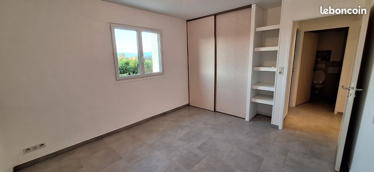Appartement à louer, 82m², Sallenôves