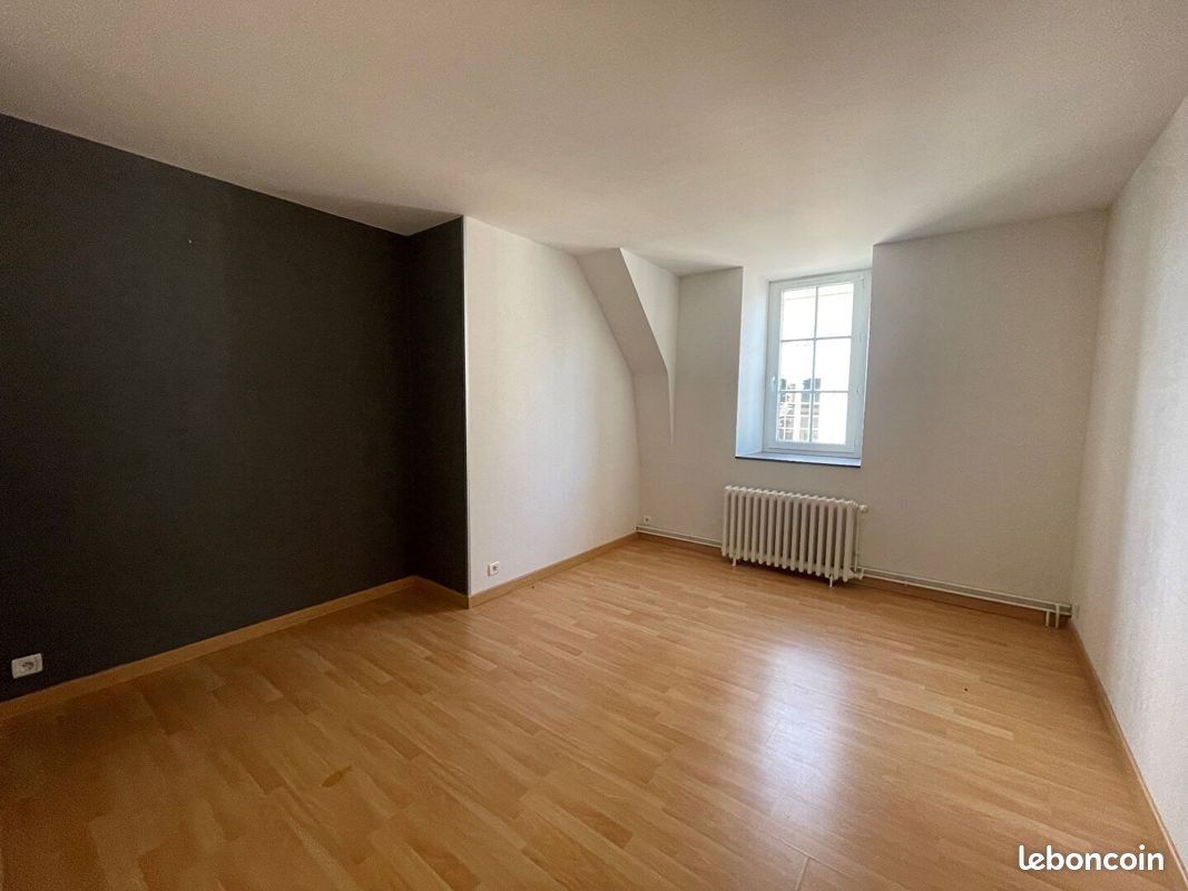 Appartement à vendre, 314m², Commentry