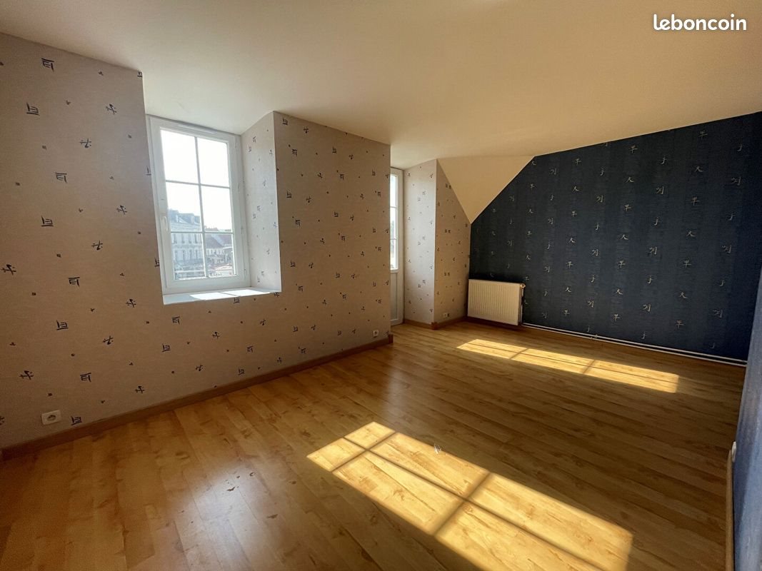 Appartement à vendre, 314m², Commentry