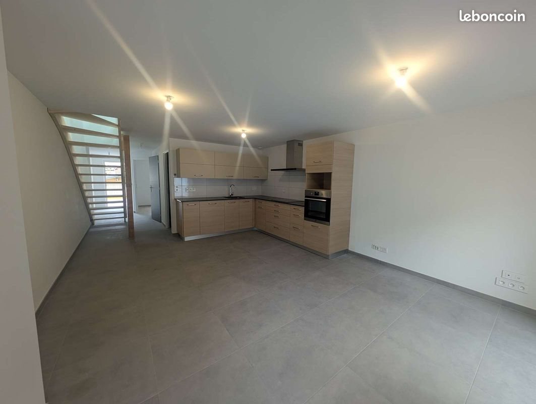 Appartement à louer, 78m², Val-d’Arc