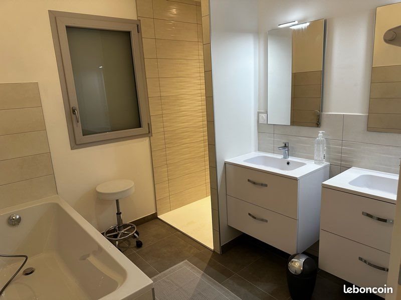 Maison à louer, 96m², Solesmes