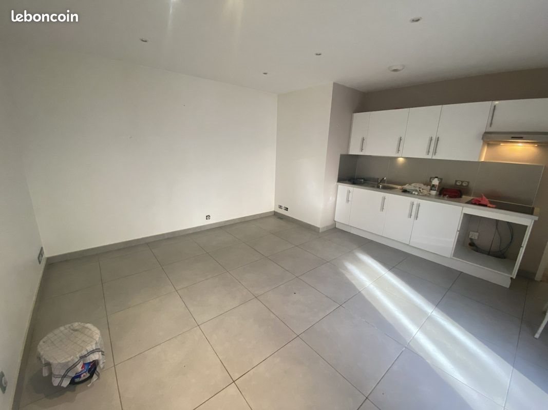 Appartement à louer, 35m², Saint-Romain-le-Puy