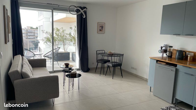 Appartement à louer, 38m², Marseille 8ème