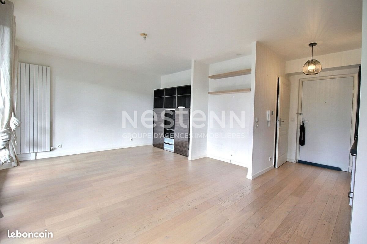 Appartement à louer, 35m², Courbevoie