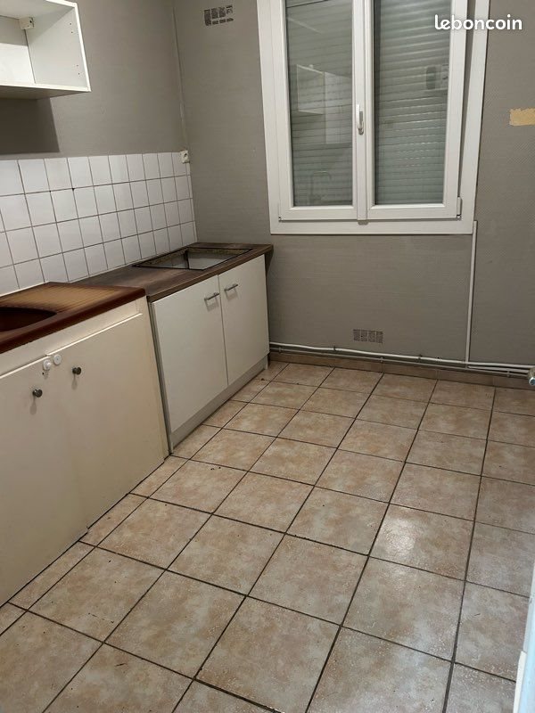 Appartement à louer, 62m², Saint-Restitut