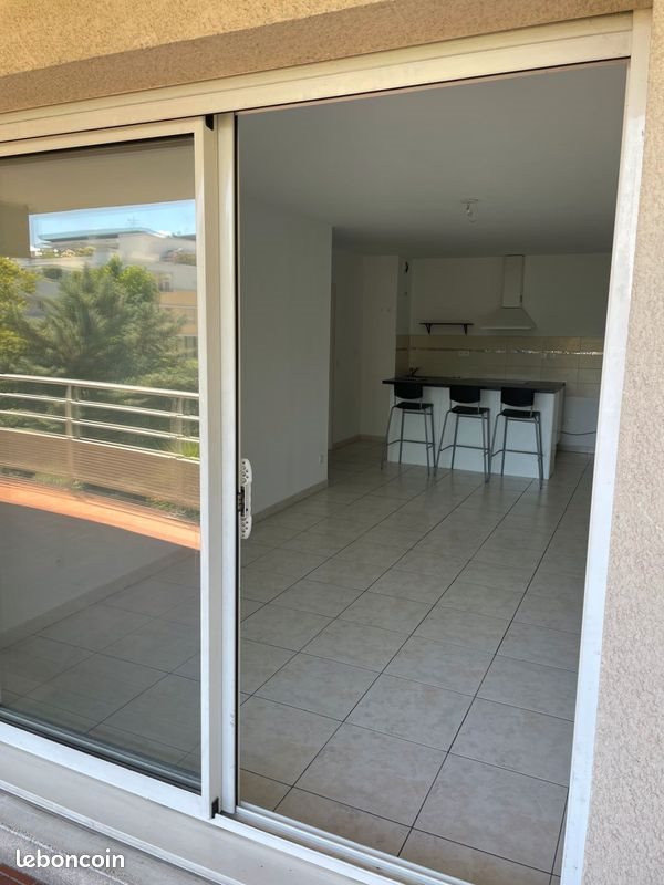 Appartement à louer, 57m², Marseille 8ème