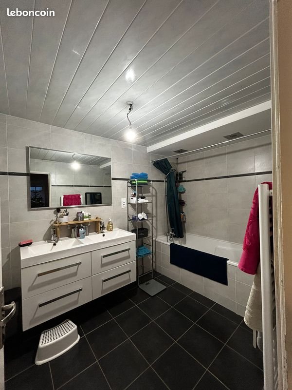 Appartement à louer, 104m², Saint-Cergues