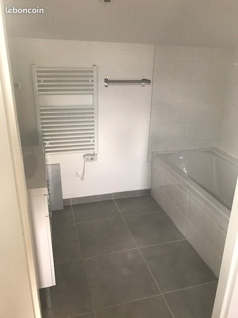 Appartement à louer, 50m², Roussillon