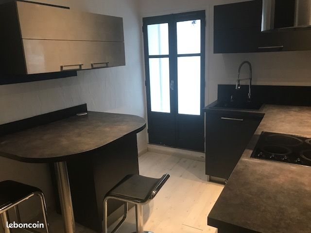 Maison à louer, 85m², Adissan