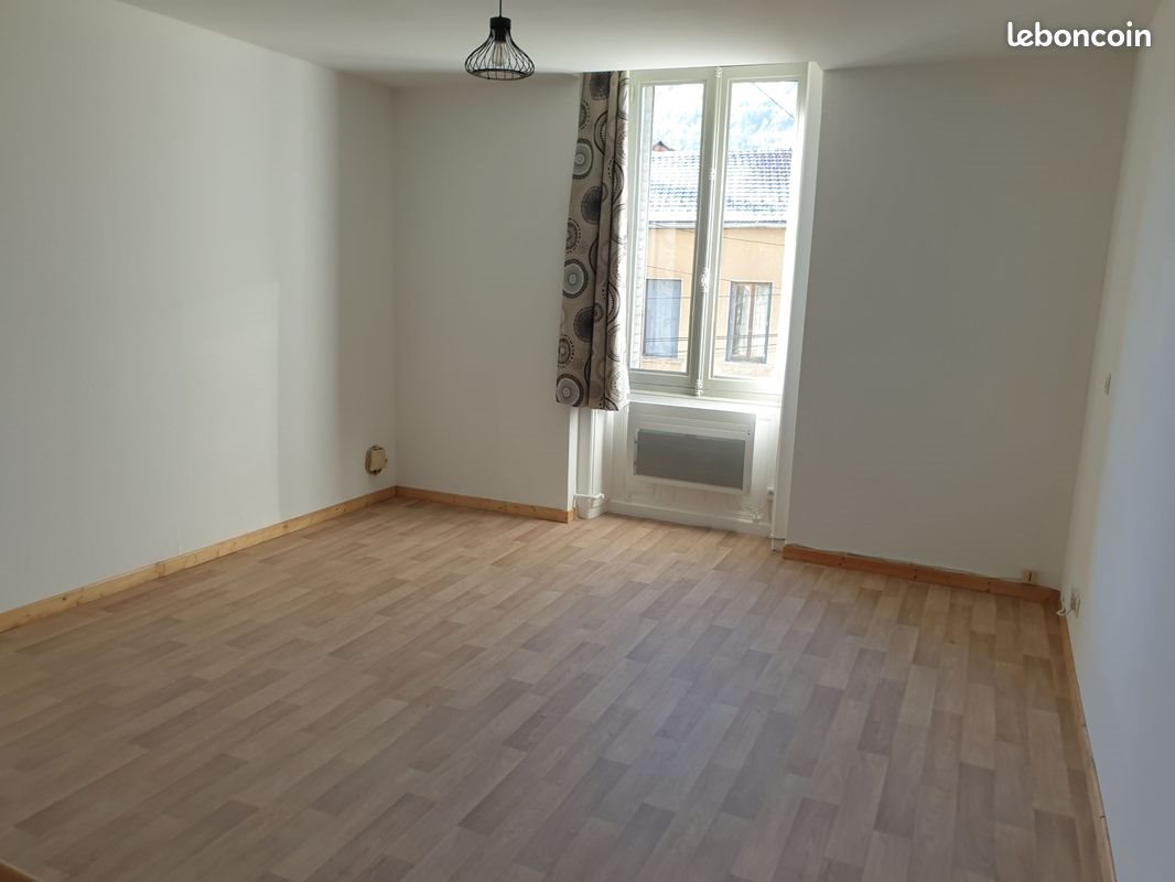 Appartement à louer, 30m², Saint-Claude
