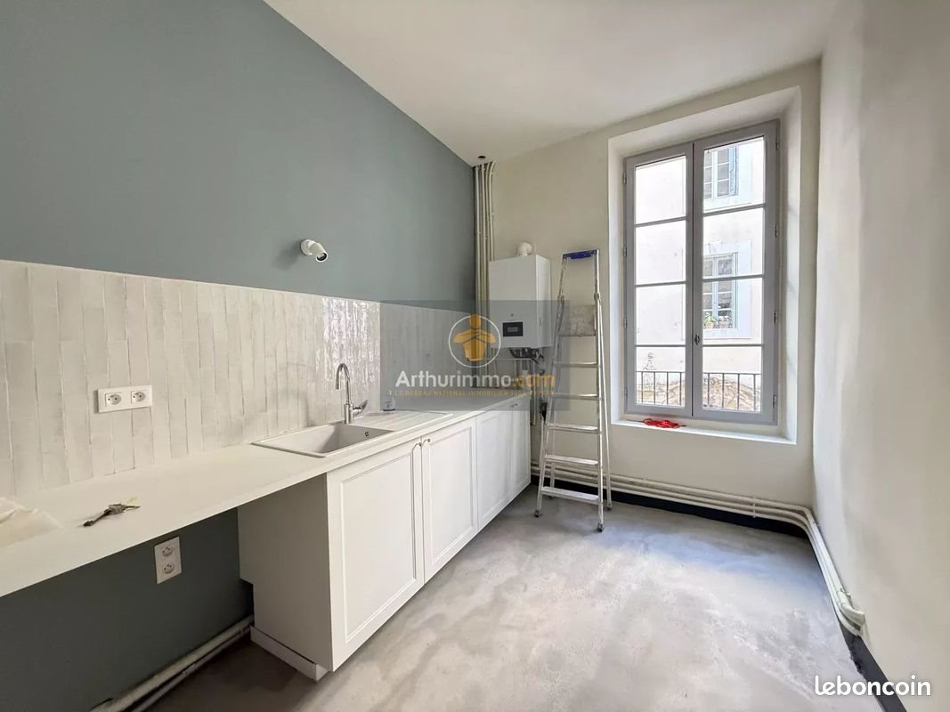 Appartement à louer, 148m², Apt