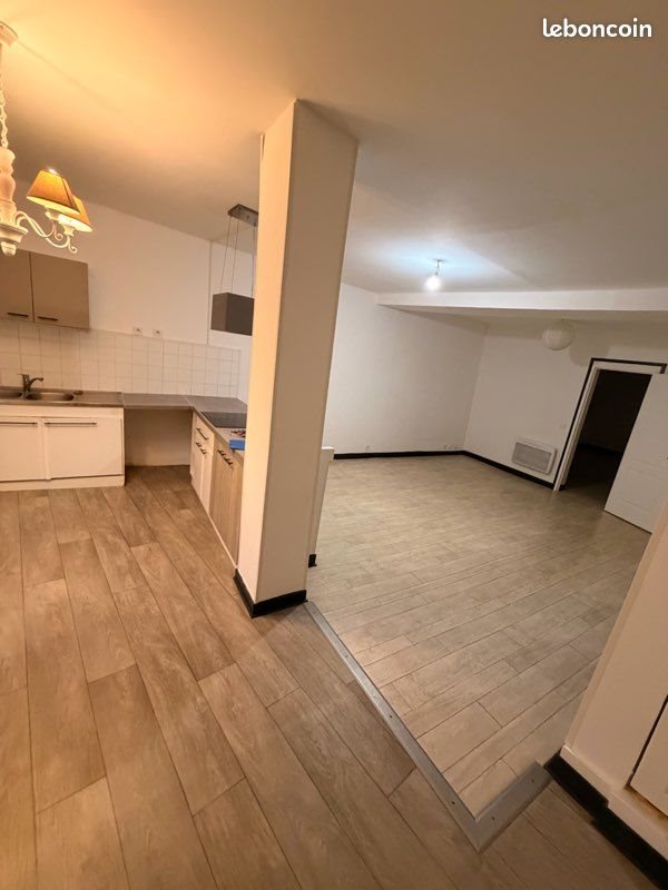 Appartement à louer, 80m², Confolens