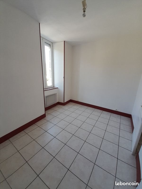 Appartement à louer, 45m², Jaujac
