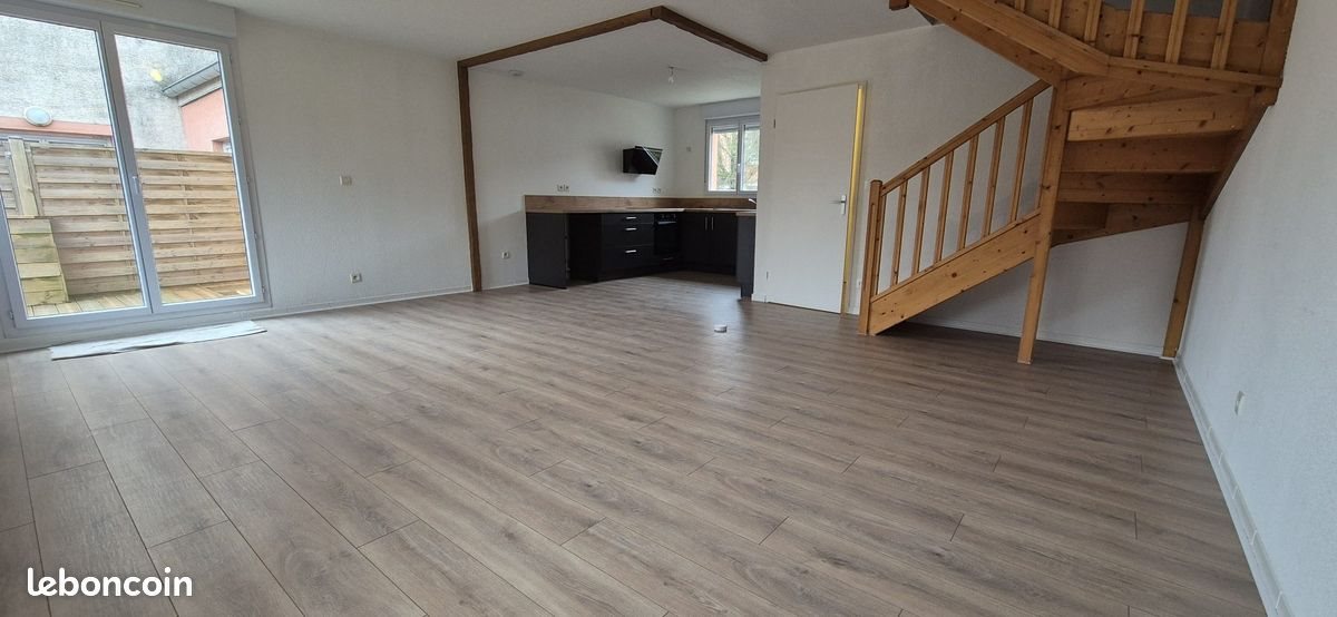 Maison à louer, 83m², Comblanchien