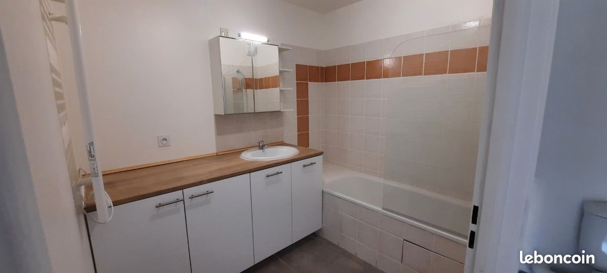 Appartement à louer, 50m², Nîmes