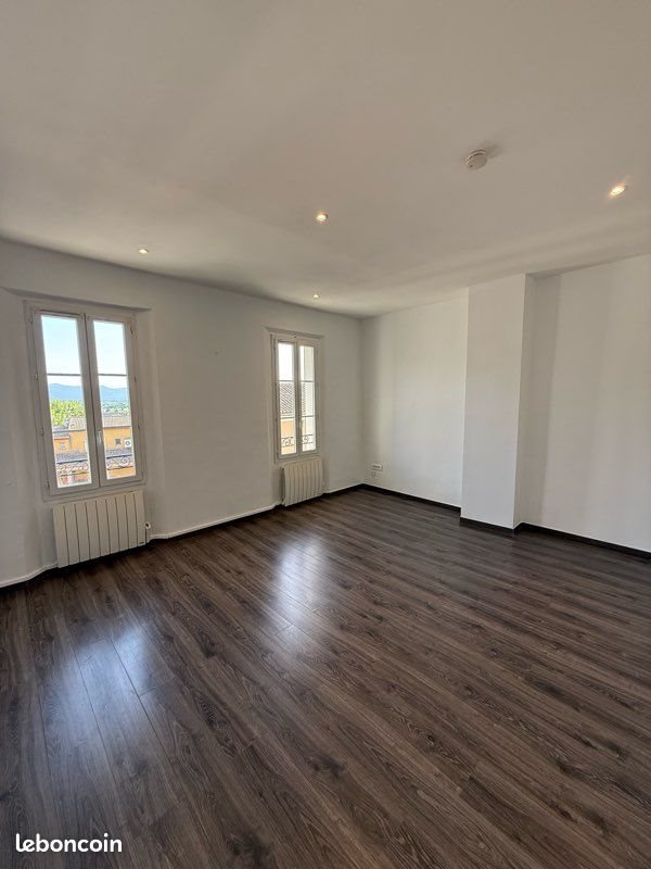 Appartement à louer, 43m², Pourrières