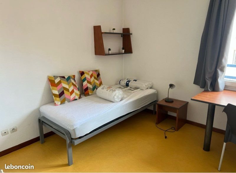 Appartement à louer, 18m², Saint-Etienne