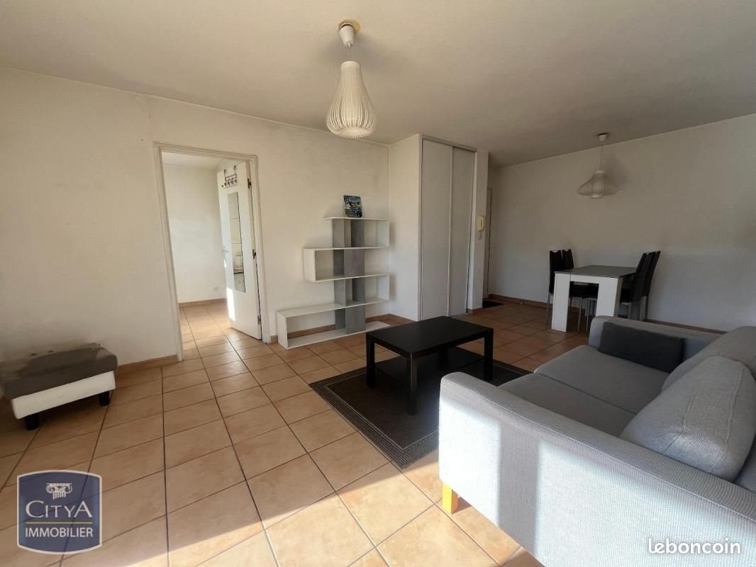 Appartement à louer, 52m², Nîmes
