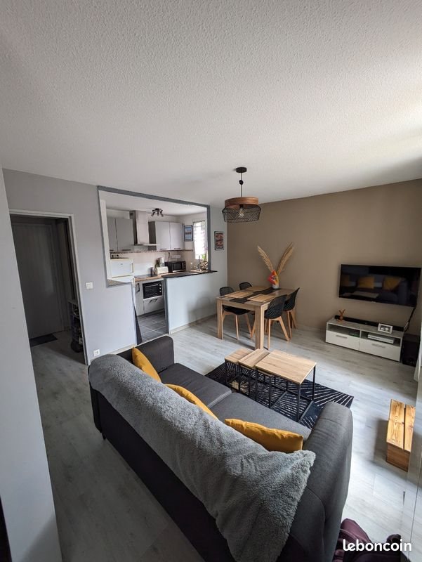 Appartement à louer, 40m², Lons