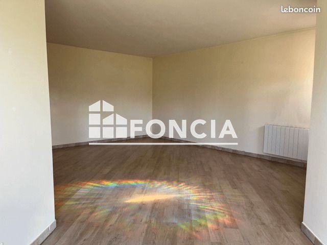 Appartement à louer, 70m², Villemandeur