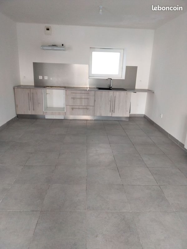 Maison à louer, 80m², Pact
